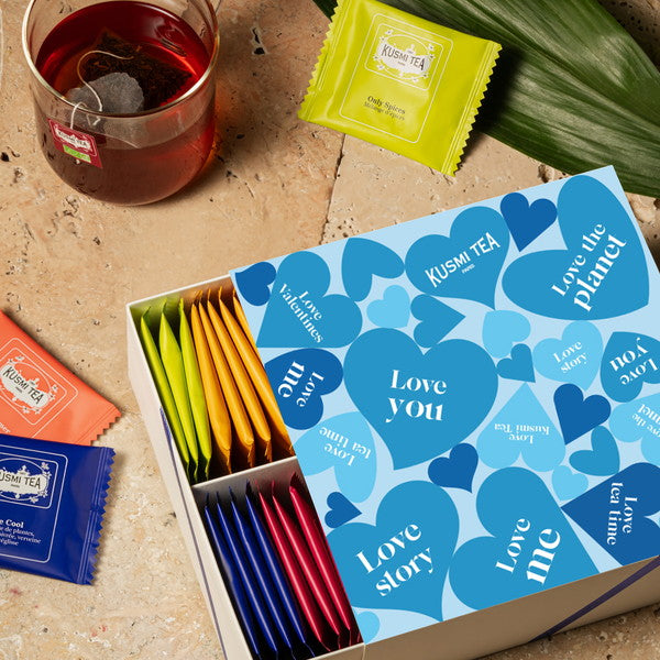KUSMI TEA ギフトアソートメント ハーブティーティーバッグ (ハート柄 ブルー 45枚入り)