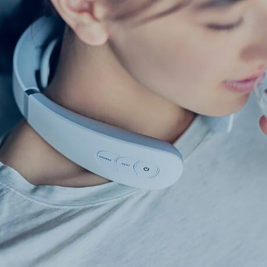 AiMY NECK MASSAGER　ネックマッサージャー（ホワイト）