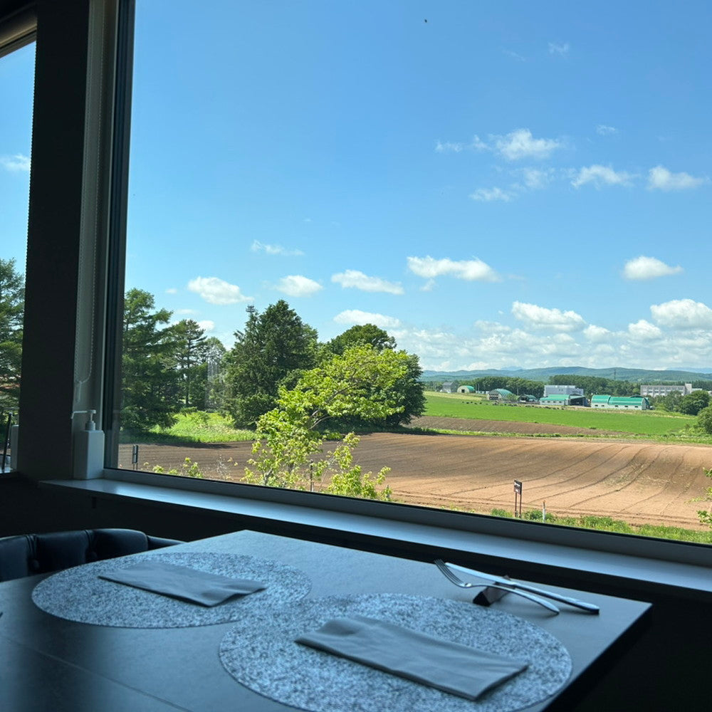 【ギフトカード】北海道・誕生90余年 長期氷温熟成製法 「エーデルワイスファーム」薪・炭火仕上げべーコン・ソーセージギフト F