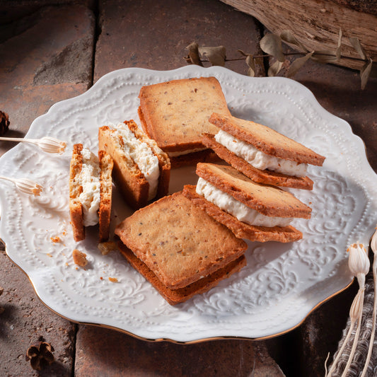 【ギフトカード】チーズ菓子専門店 「CHEESE CAVARY TOKYO」 チーズサンドクッキー12個