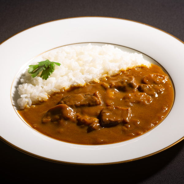 巨匠・名店シェフのカレーセット（フレンチシェフの深みビーフカレー、イタリアンベジタブルカレー）